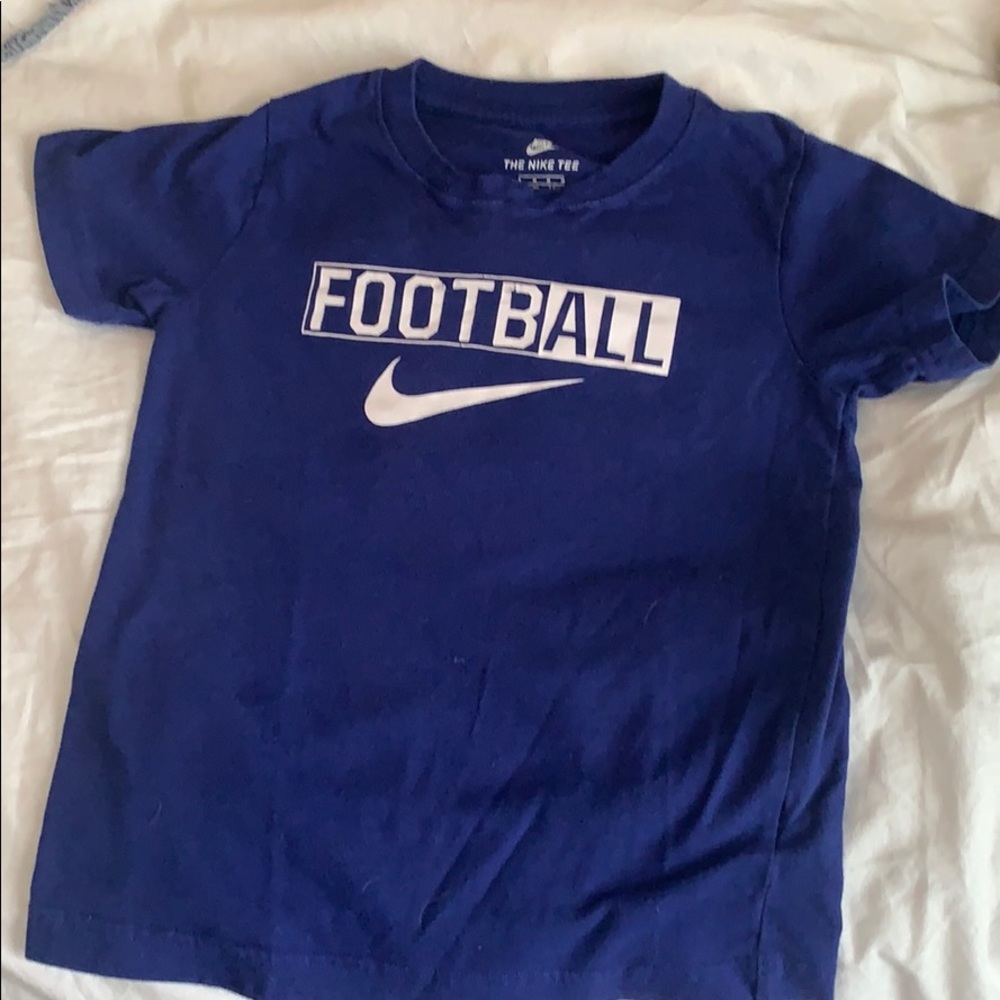 Boys 6 T Nike shirt